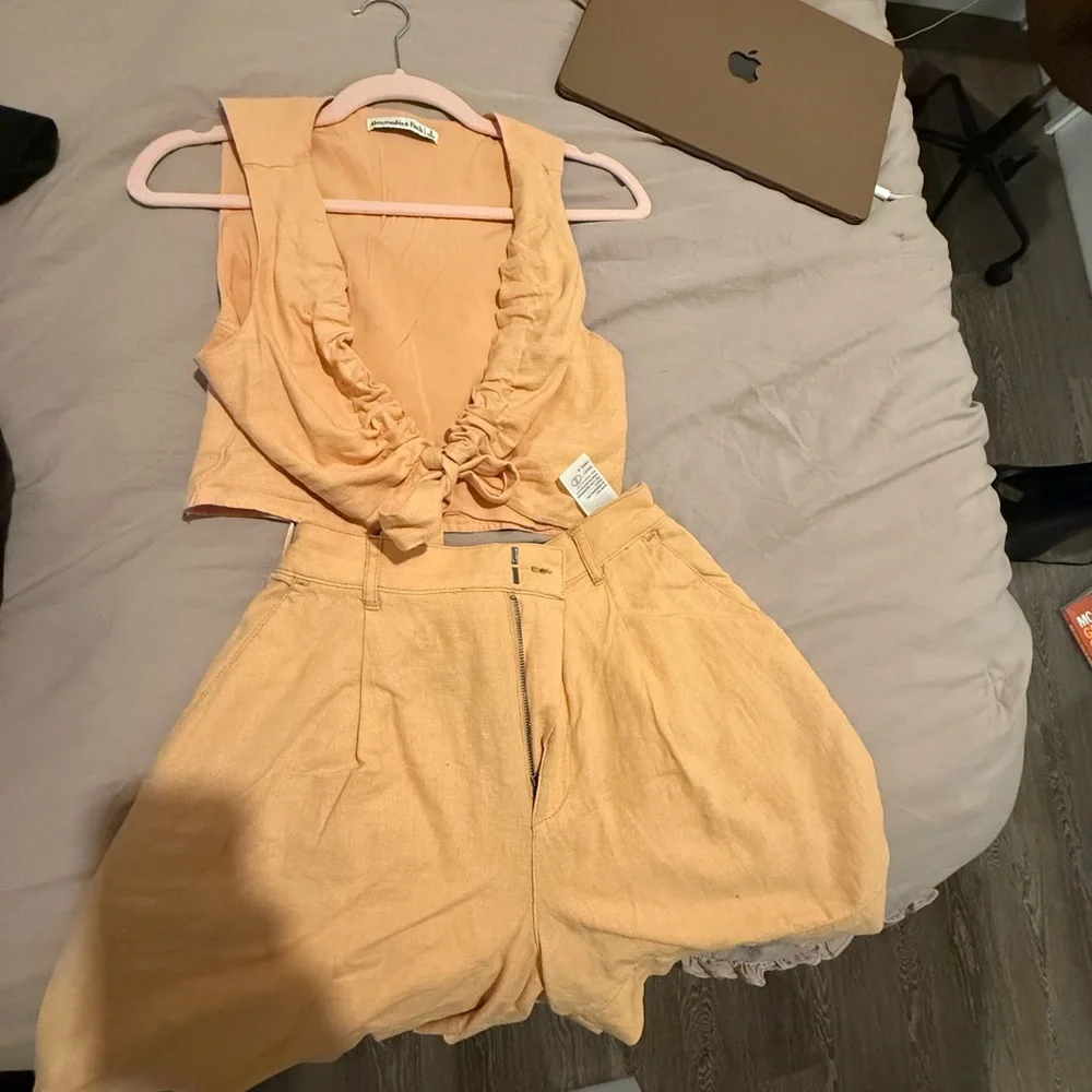 ABERCROMBIE two piece set - Picture 2 of 3